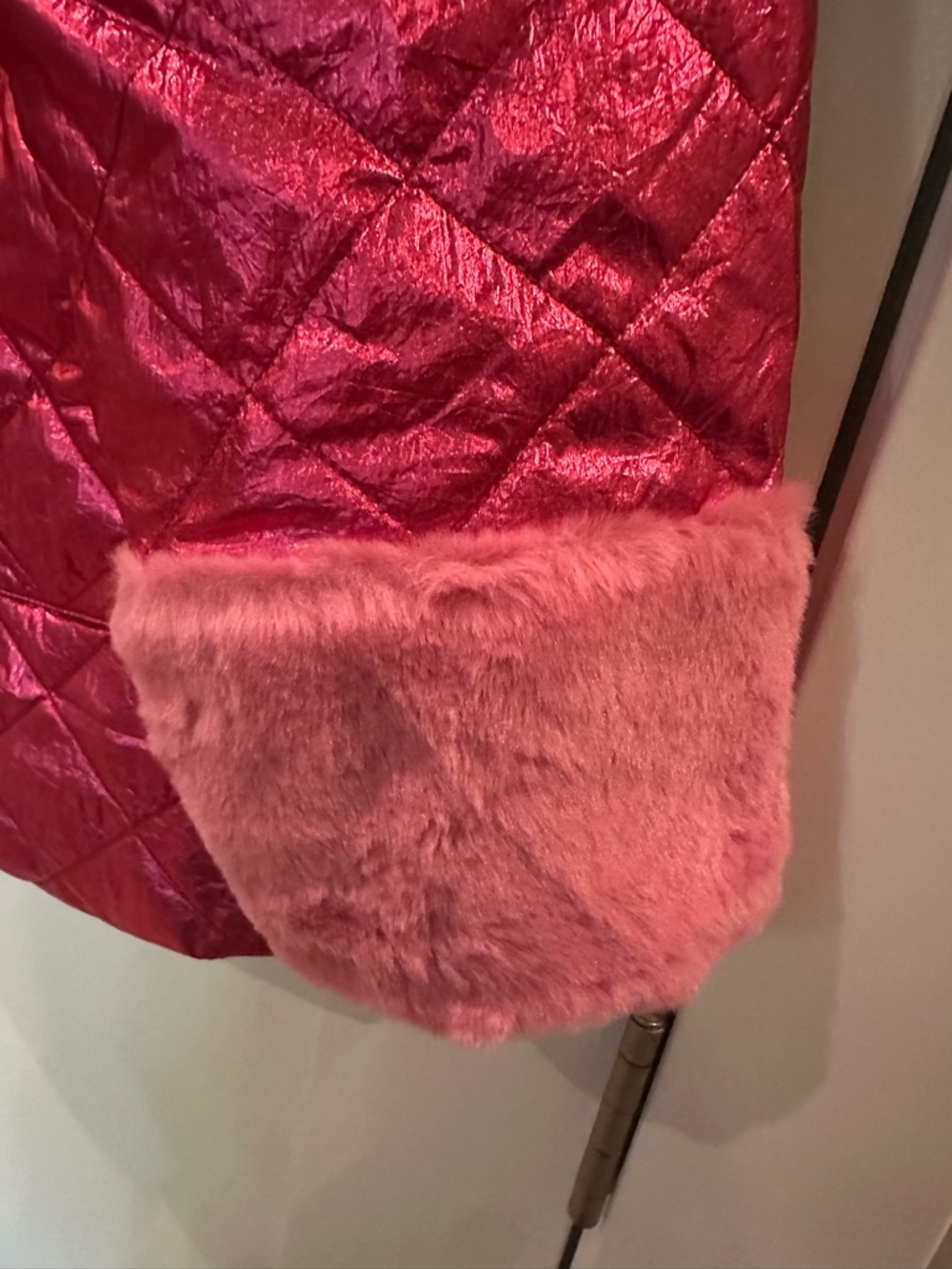 Flora Bea NYC - XL Pink Quilted Metallic Coat with Faux Fur Cuffs NWT - Picture 6 of 10